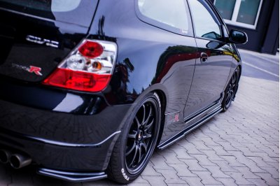 Накладки сплиттеры на пороги на Honda Civic VII Type R / Type S